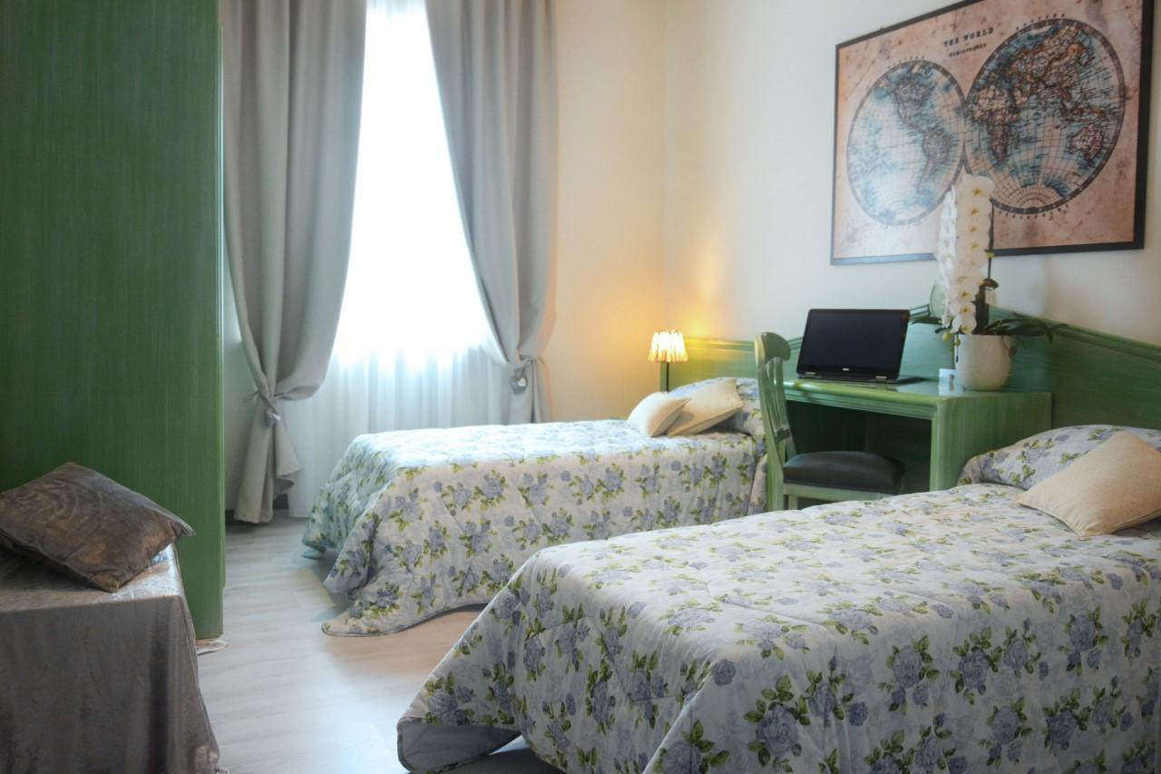 Hotel Oceano Peschiera del Garda Buitenkant foto