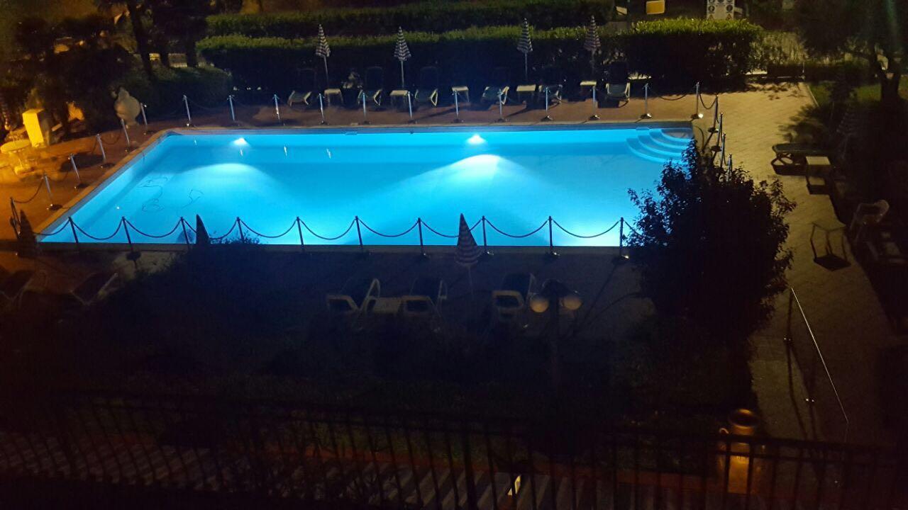 Hotel Oceano Peschiera del Garda Buitenkant foto