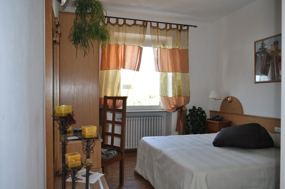 Hotel Oceano Peschiera del Garda Buitenkant foto