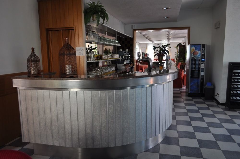 Hotel Oceano Peschiera del Garda Buitenkant foto